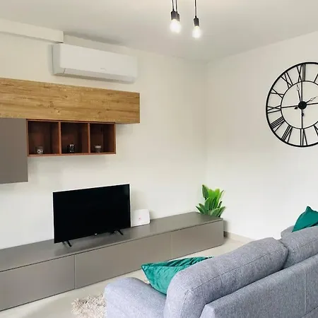 Seabreeze 2 Bedroom Flat *